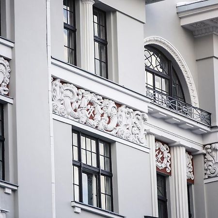 Library House "Bibliotekas Nams" - Apartment With Park View 里加 外观 照片